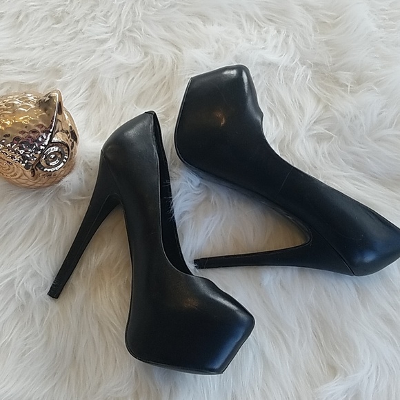 Heals - Picture 3 of 4